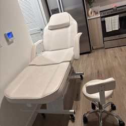 stretcher to make tabs and chair