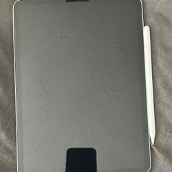 Like New iPad Pro  11” 128g 4th Generation 