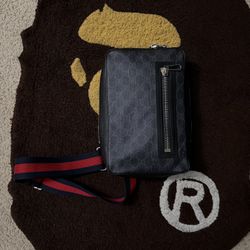 GG Supreme Cross Body Bag