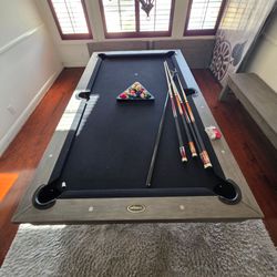Empire Pool Table Excellent condition