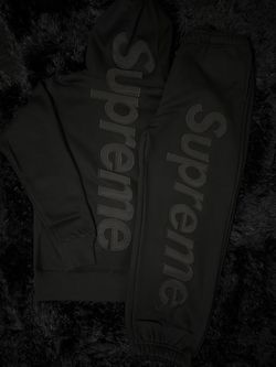 Supreme hoodie and sweats