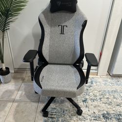 Secret Labs 2020 Titan Gaming Chair