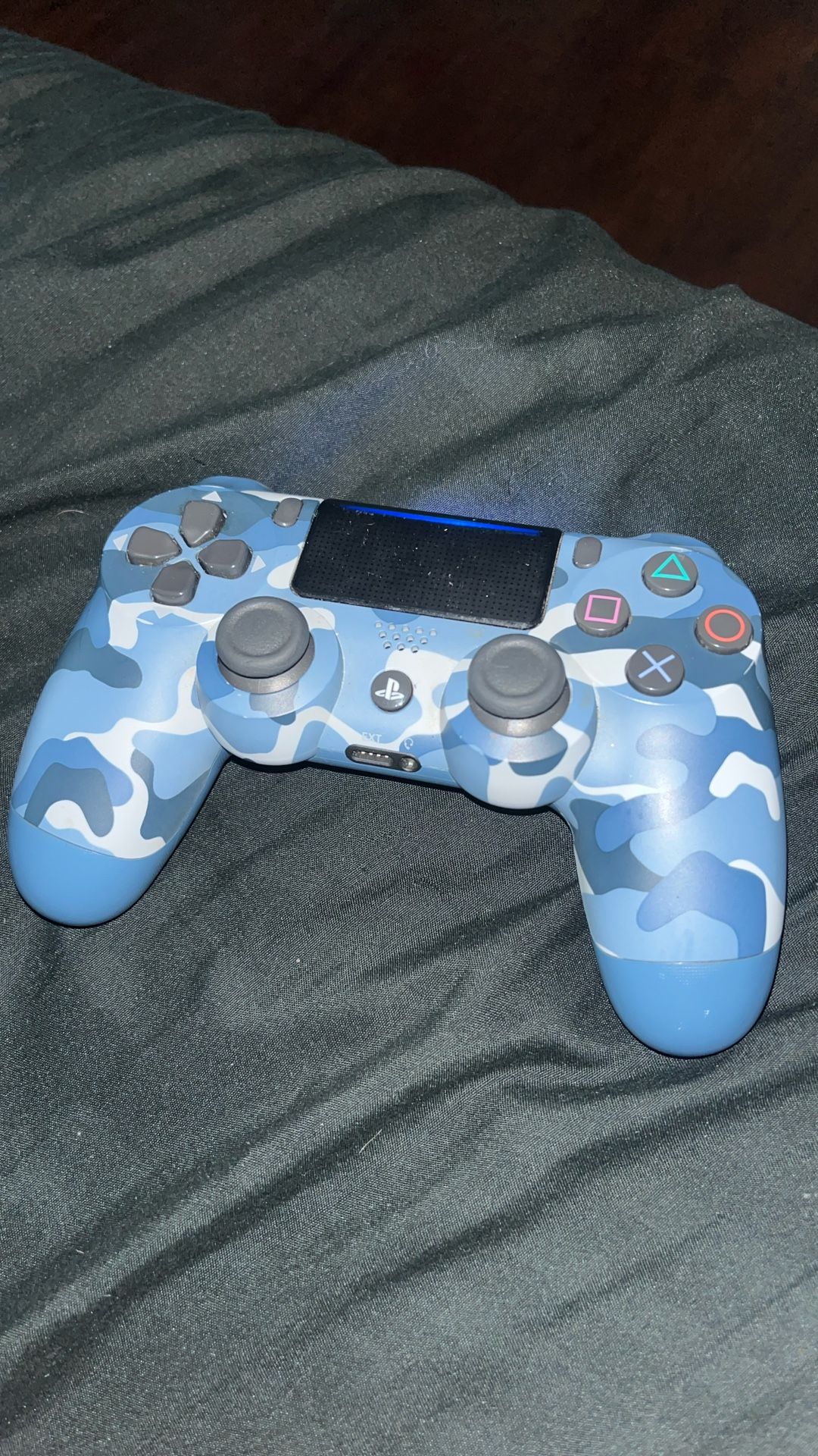 PS4 controller