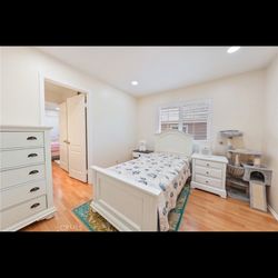 Twin Size Bedroom Set 