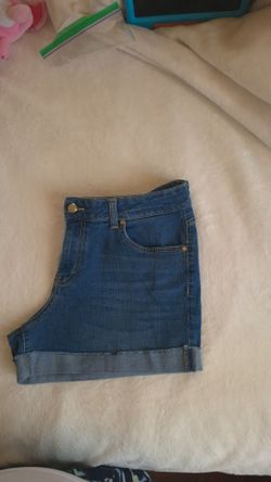 JENNIFER LOPEZ  SHORT SIZE 12 $5