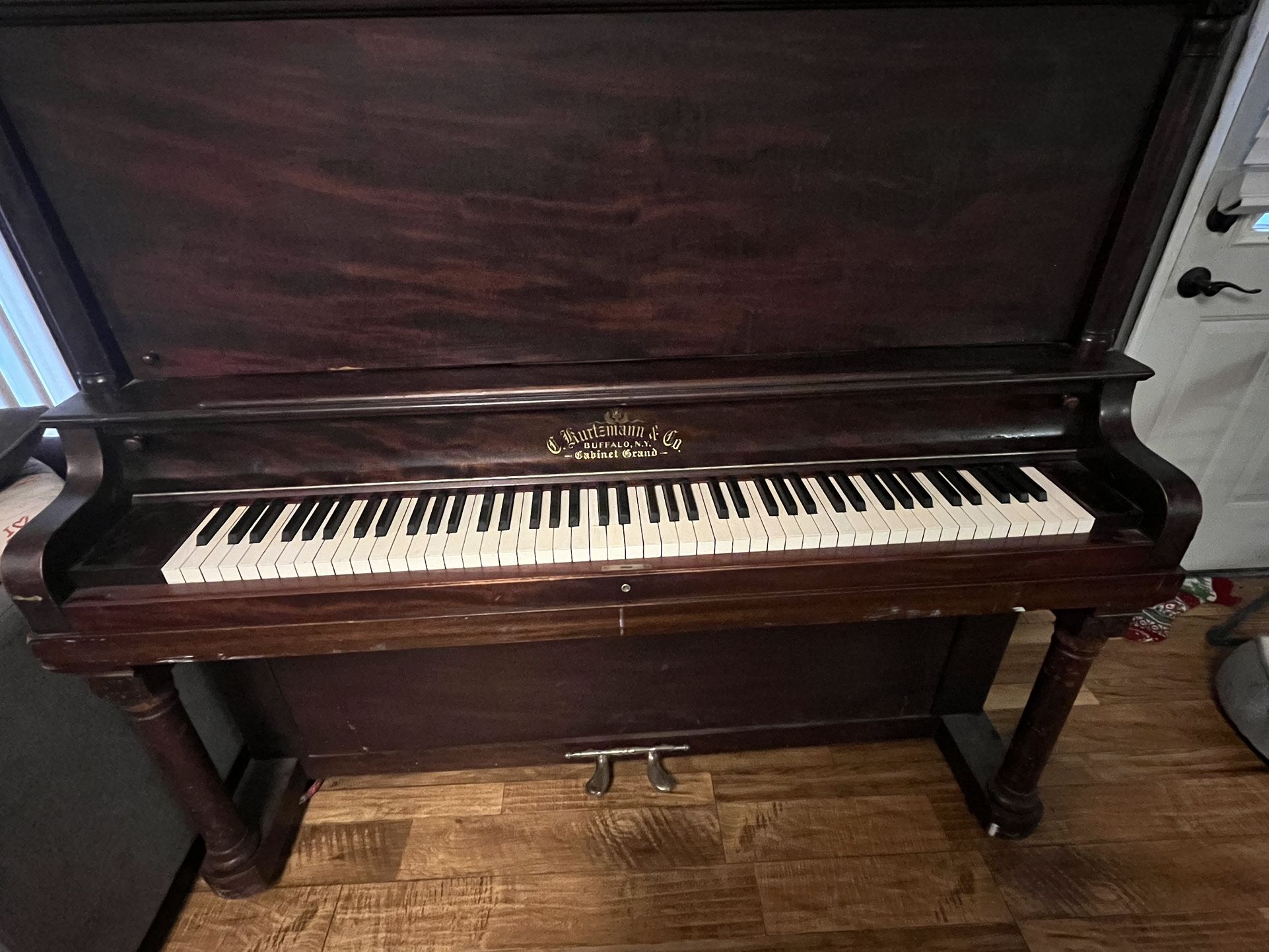 Kurtzmann Upright Piano