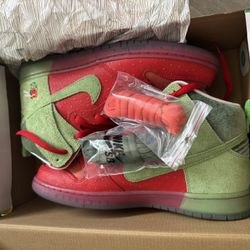 Nike SB Strawberry 