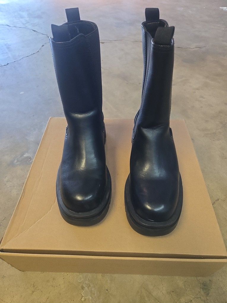 Black Boots size 7 size 7