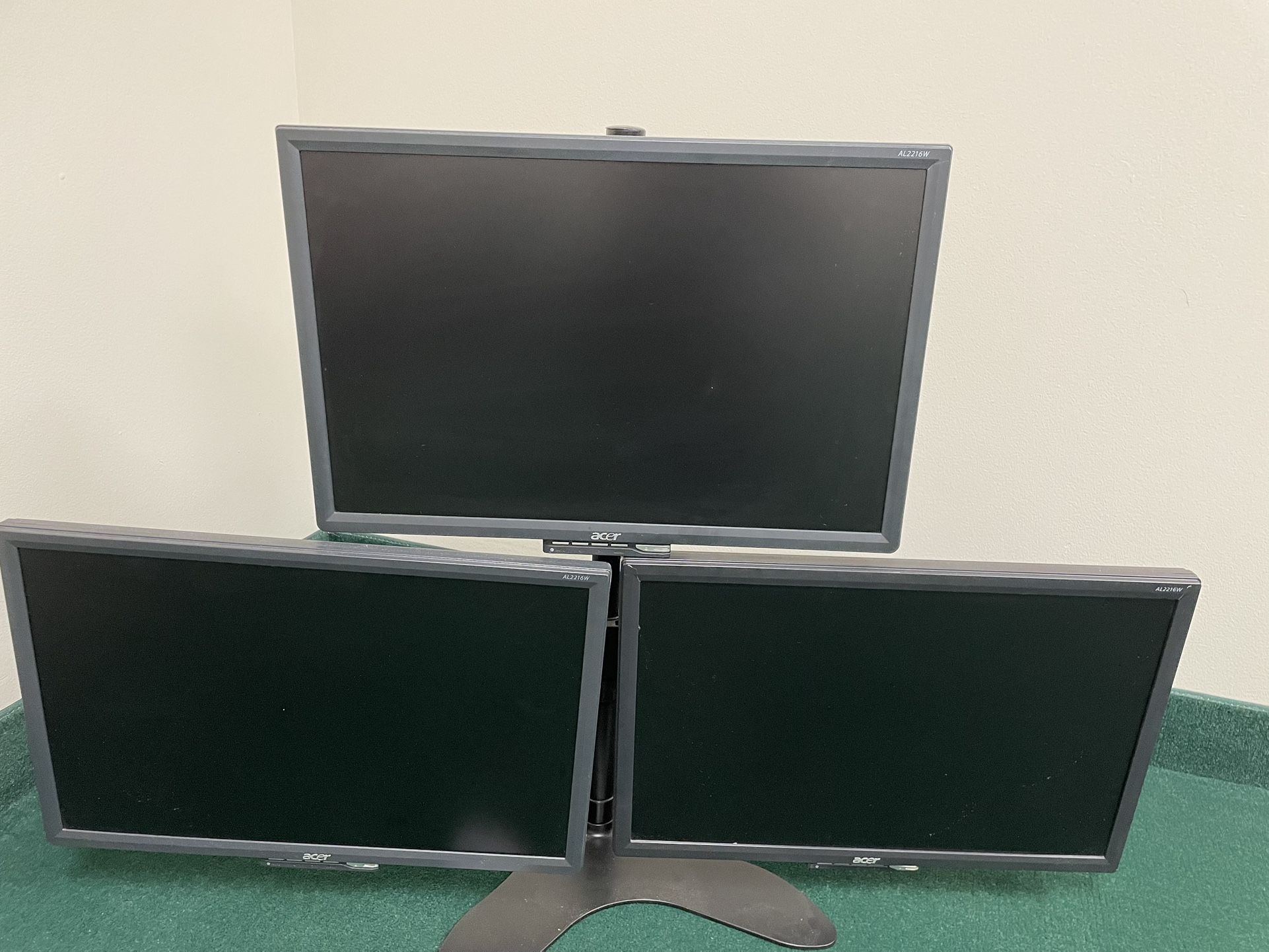 3 Computer Monitors And Stand