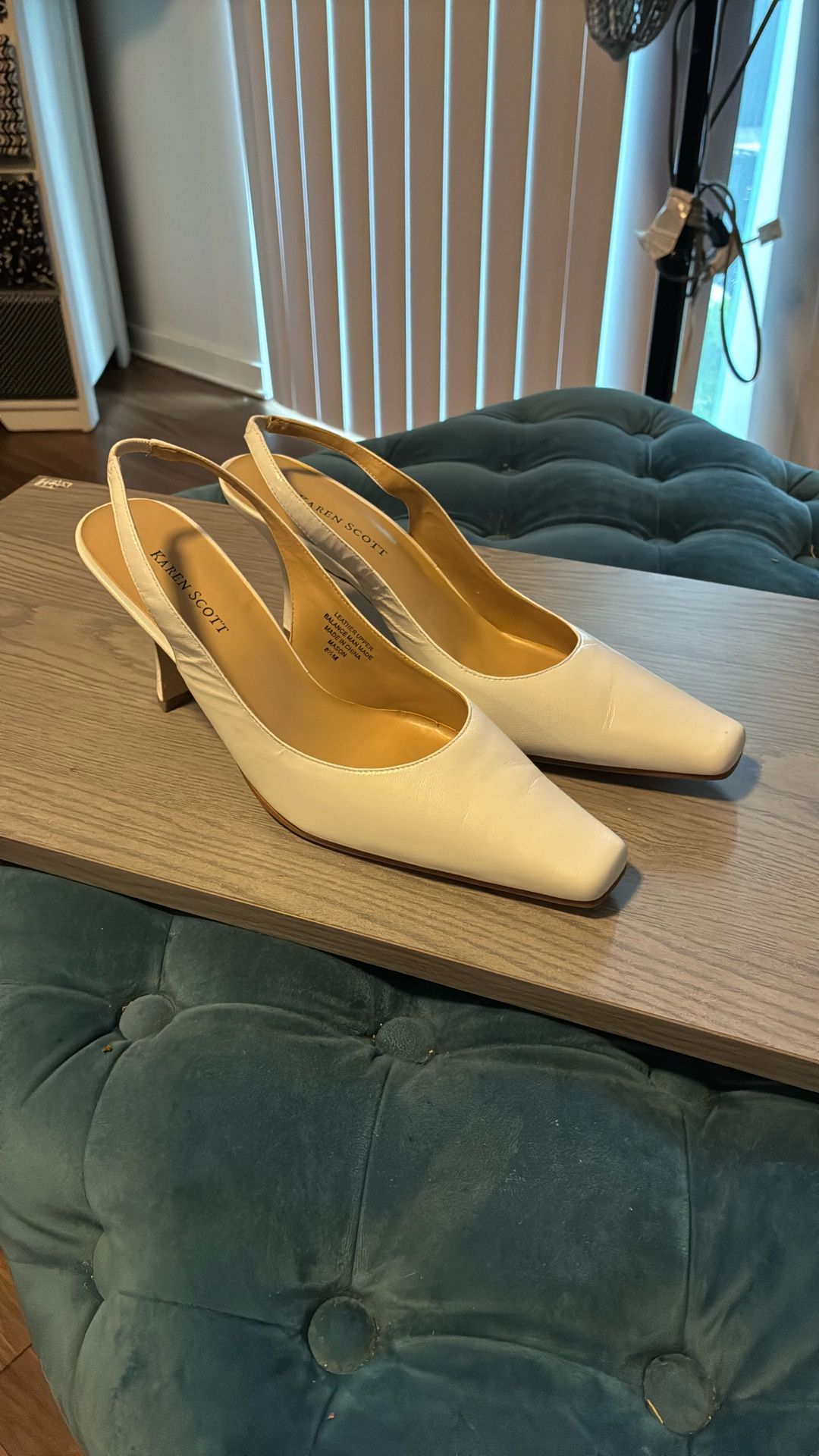 Karen Scott Heels Size 8 1/2 white leather slingbacks