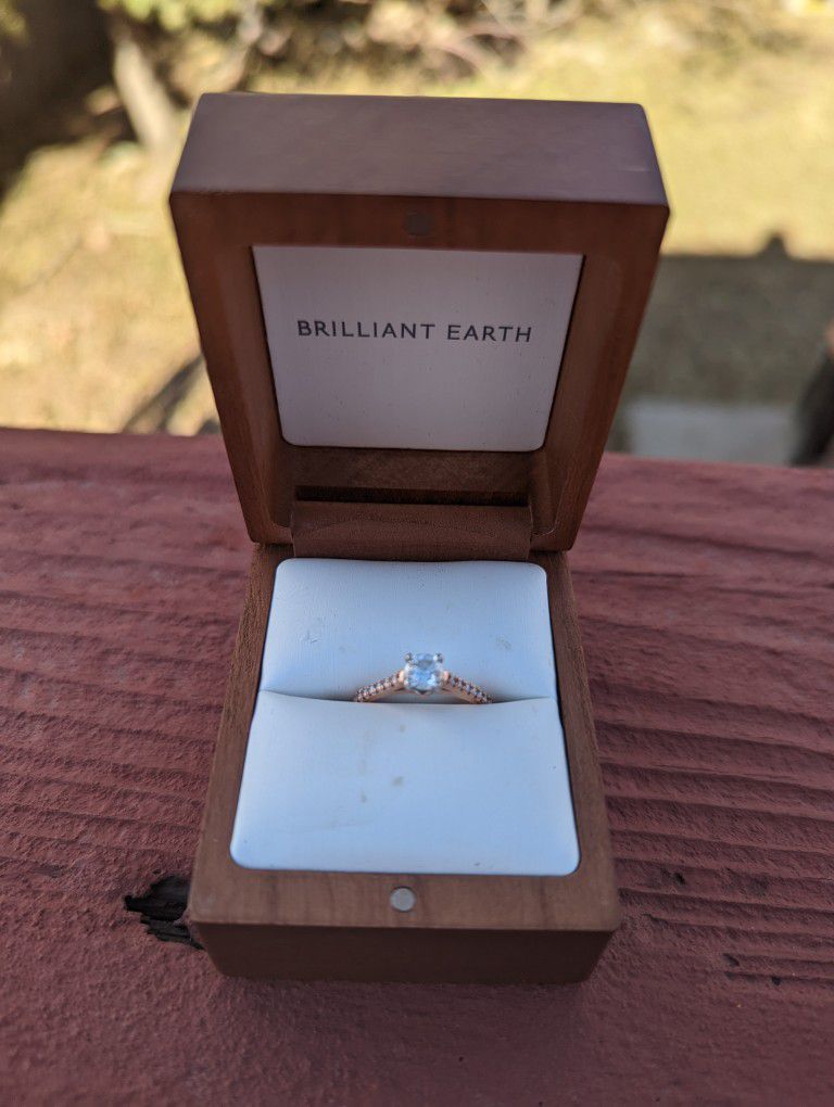 .5 Karot Brilliant Earth Diamond Ring (Rose Gold Band)