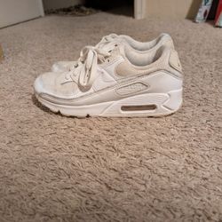 White Nike Air Max Shoes 