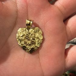 10k Heart pendant