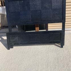 🌹🌺FULL SIZE BLACK COLOR BED FRAME 🌹🌺