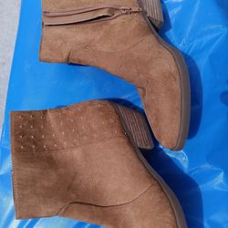 Ladies Footwear