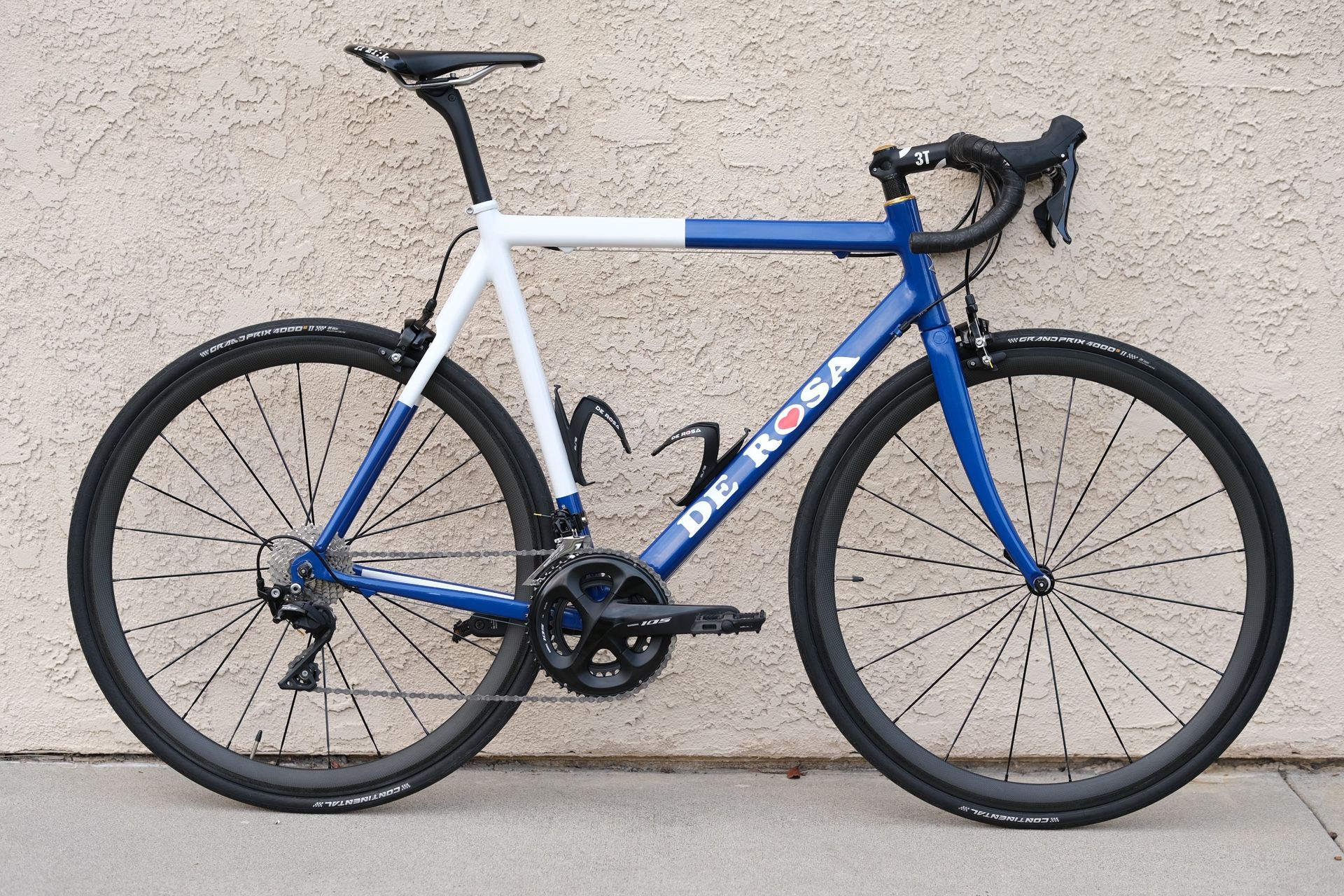 De Rosa 56cm Road Bike w/ Shimano 105 R7000 Groupset & Carbon Wheels