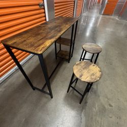 ((FREE FURNITURE)) BAR TABLE & Two SEATING STOOLS