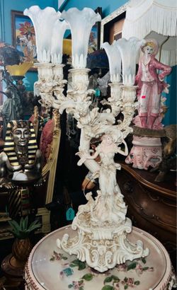 Vintage 5 tulip globe lamp (lady and dog) and vintage pedestal