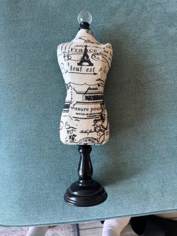 Jewlery holder statue