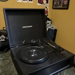 Black Crosley Record player
