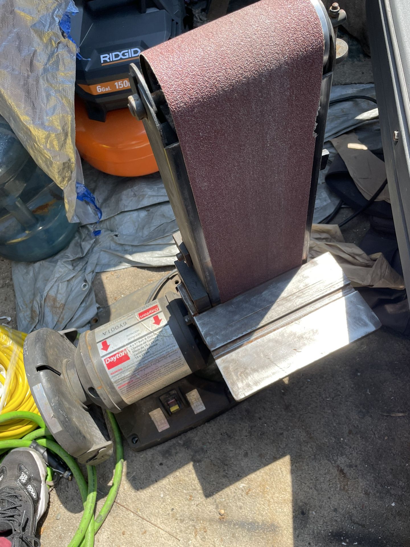 Dayton 1hp 8” Belt Sander And 10” Circular Sander