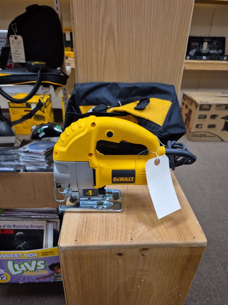 Dewalt DW317 Corded Jigsaw With Soft Case