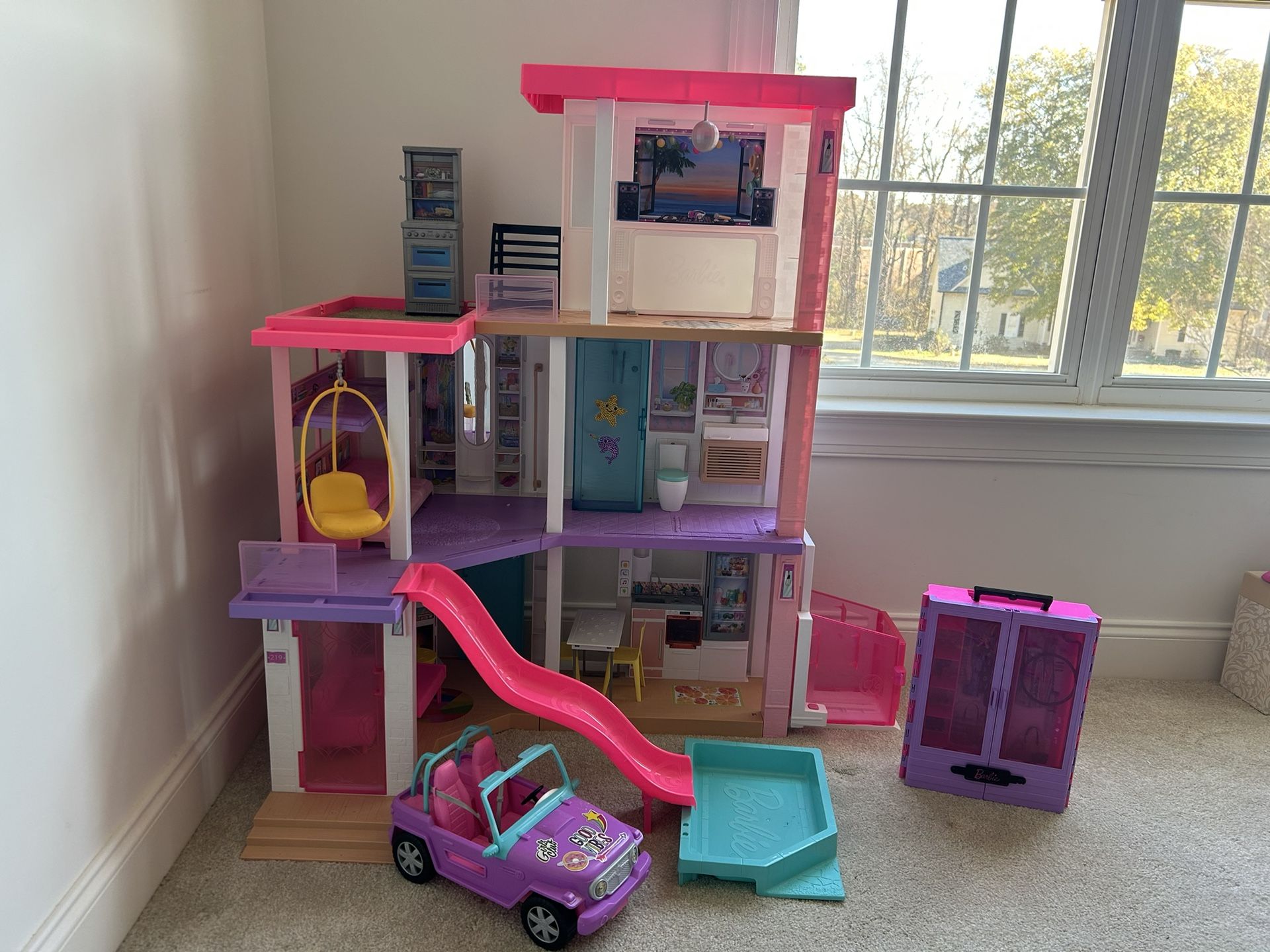 Barbie Dollhouse + Jeep + Closet 