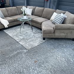 Sectional/couch, Sofa, Tan,96x150x72, Pickup In Tampa, Delivery Available 