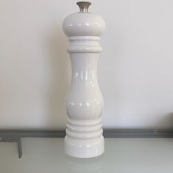 Le Creuset Salt Mill 