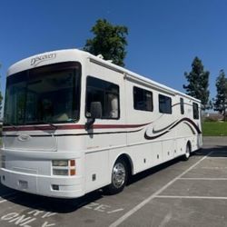 2000 Fleetwood Discovery 37V 50th Anniversary Edition Diesel Pusher
