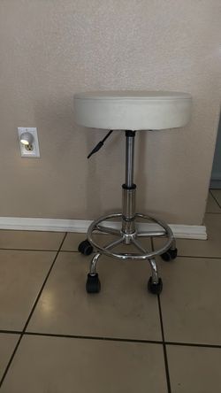 ❤️ White Height Adjustable Rolling Stool 🔥