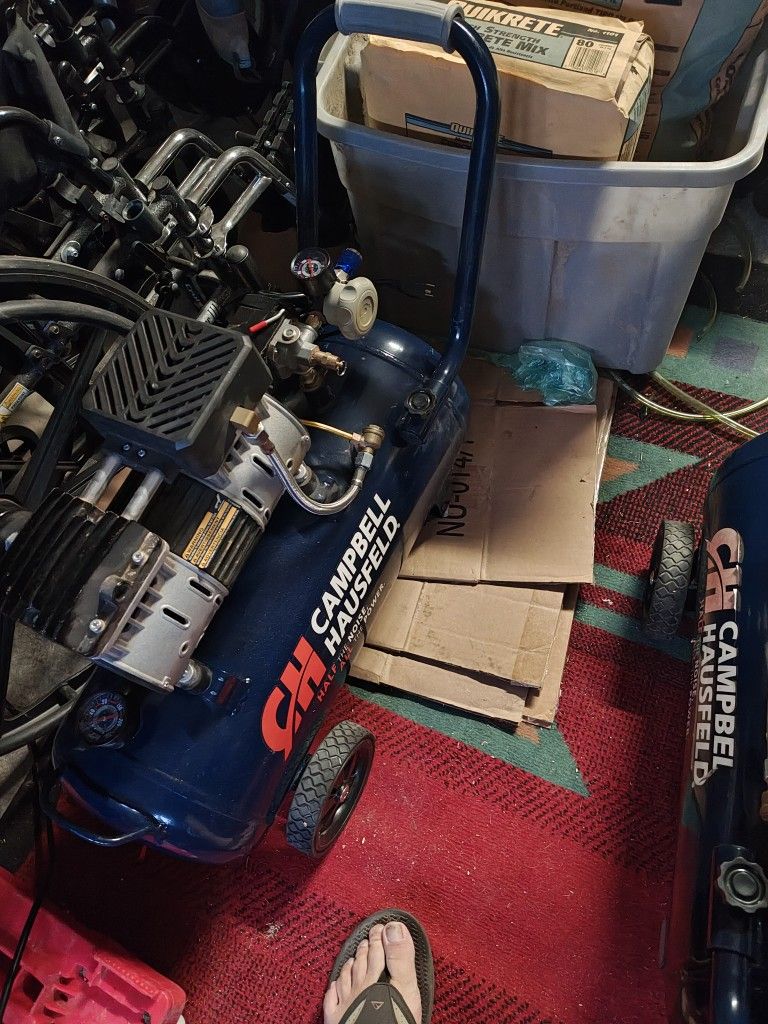 8gal Campbell Hotdog Air compressor 160 Firm No Less Very Quiet Machine Hardly Used It