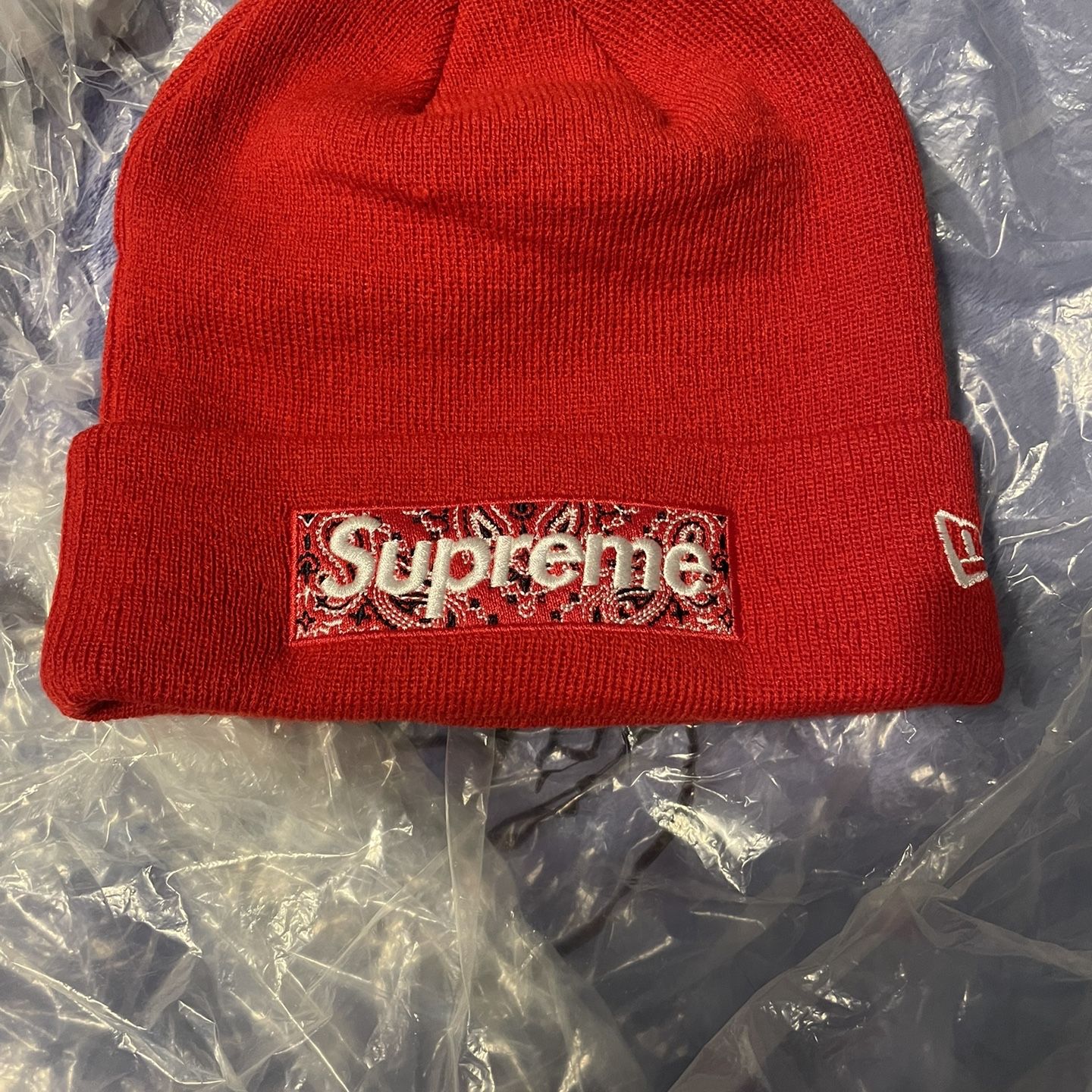 Supreme Bandana Box Logo Beanie Red for Sale in Valrico, FL Supreme Bandana Box Logo Beanie Red for Sale in Valrico, FL
