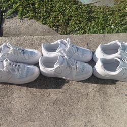 Nike Air Force 1 Triple White Size 11