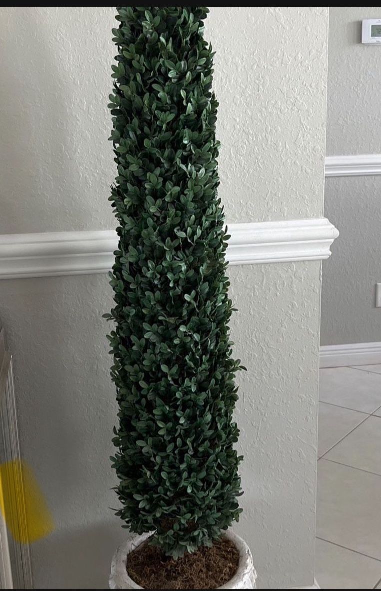 Topiary Artificial Tree