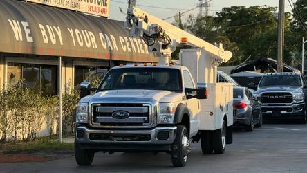 2015 Ford F550 Super Duty Regular Cab & Chassis