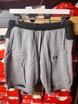 Nike grey shorts Size Large men’s used athletic #gym