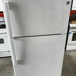 GE 19.2 CU. FT. TOP FREEZER REFRIGERATOR IN WHITE