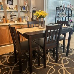 Would dinette table and chairs