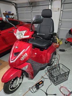 BRAND NEW GIO TITAN MOBILITY SCOOTER 