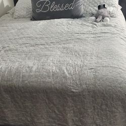Queen Bed With Box Spring And Mattress 