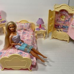 Collectible 1996 Barbie bedroom Set