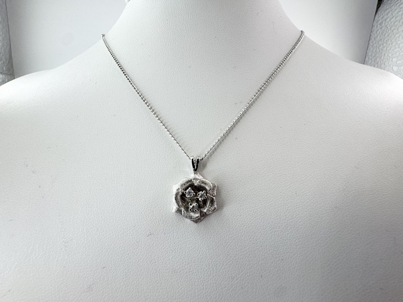 Ladies 14k White Gold Rose Diamond Pendant W/16” Link Chain Necklace 11053061