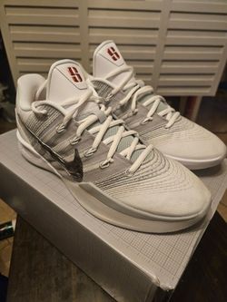 Sabrina Ionescu shoes size 9 mens brand new