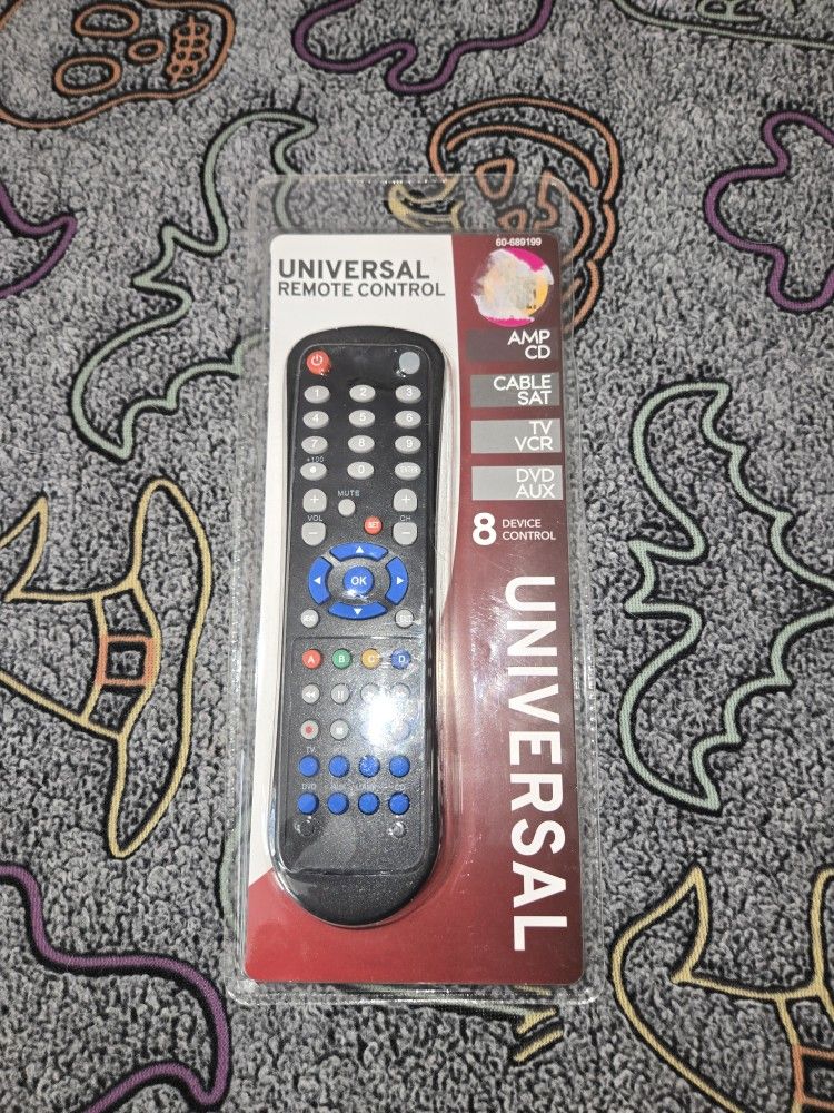 Universal Remote Control - Controls 8 devices - Momentum Brands (60-689199)