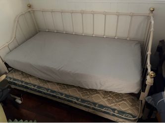 Vintage Trundle Bed