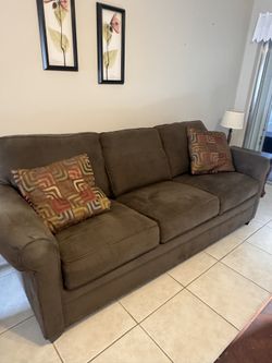 Pull Out Couch