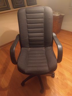 Cloth office chair used in Warrenville