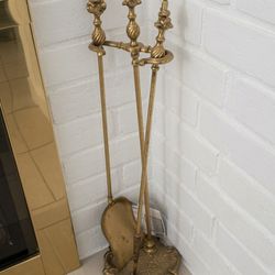 Ornate 3-Piece Brass Fireplace Tool Set For Fireplace