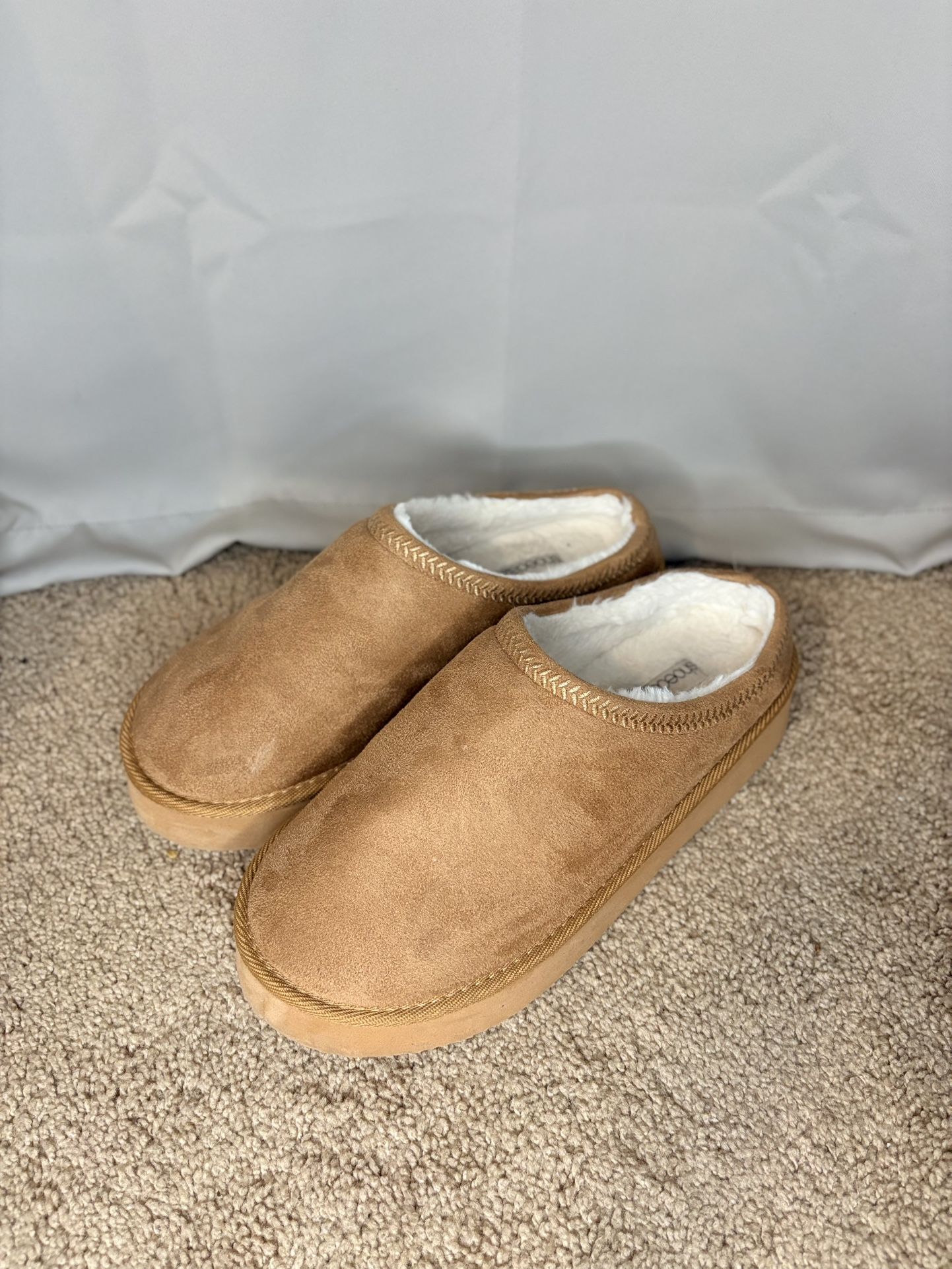 Tan suede slippers with a relaxed fit #slipperlife #cozy #slippers #uggdupe